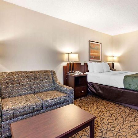 Quality Inn & Suites Escanaba North Kültér fotó