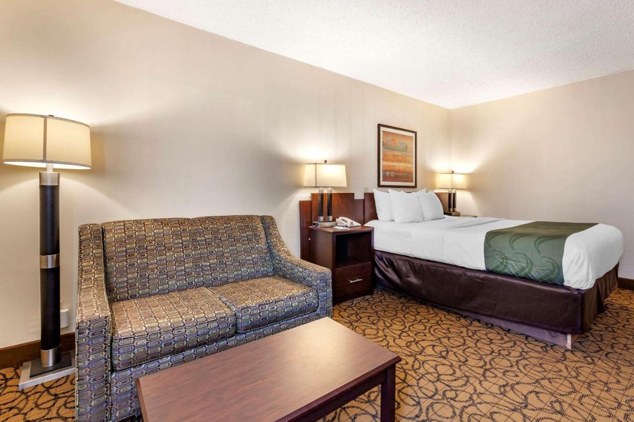 Quality Inn & Suites Escanaba North Kültér fotó