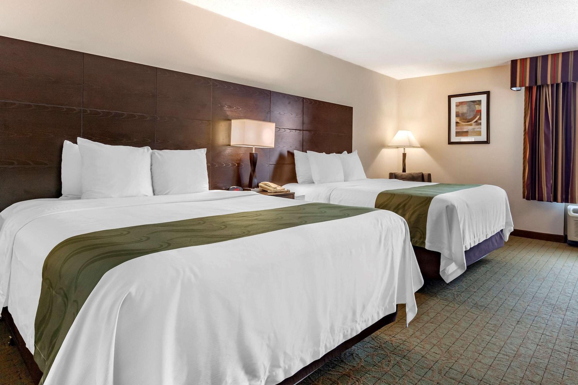 Quality Inn & Suites Escanaba North Kültér fotó
