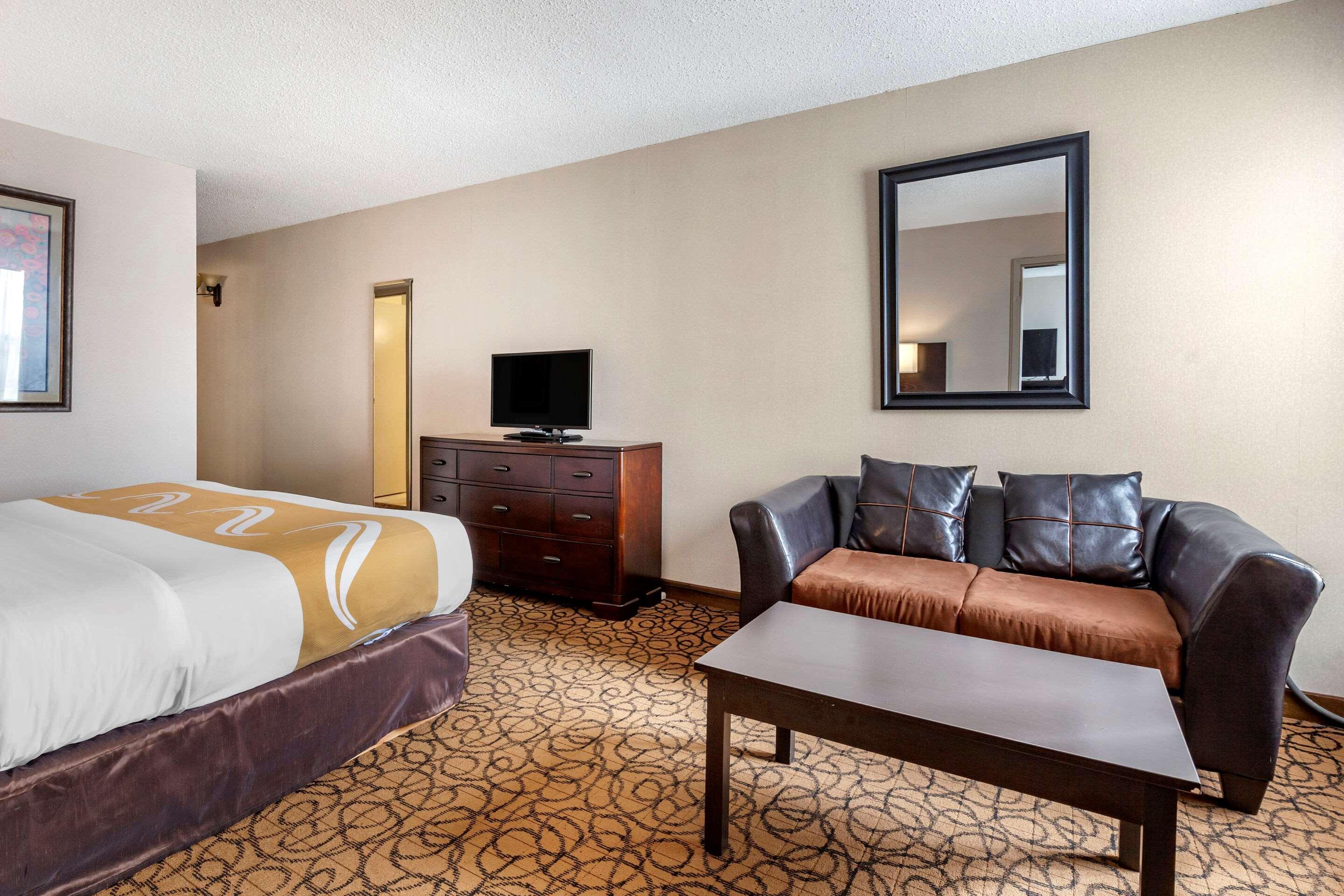 Quality Inn & Suites Escanaba North Kültér fotó