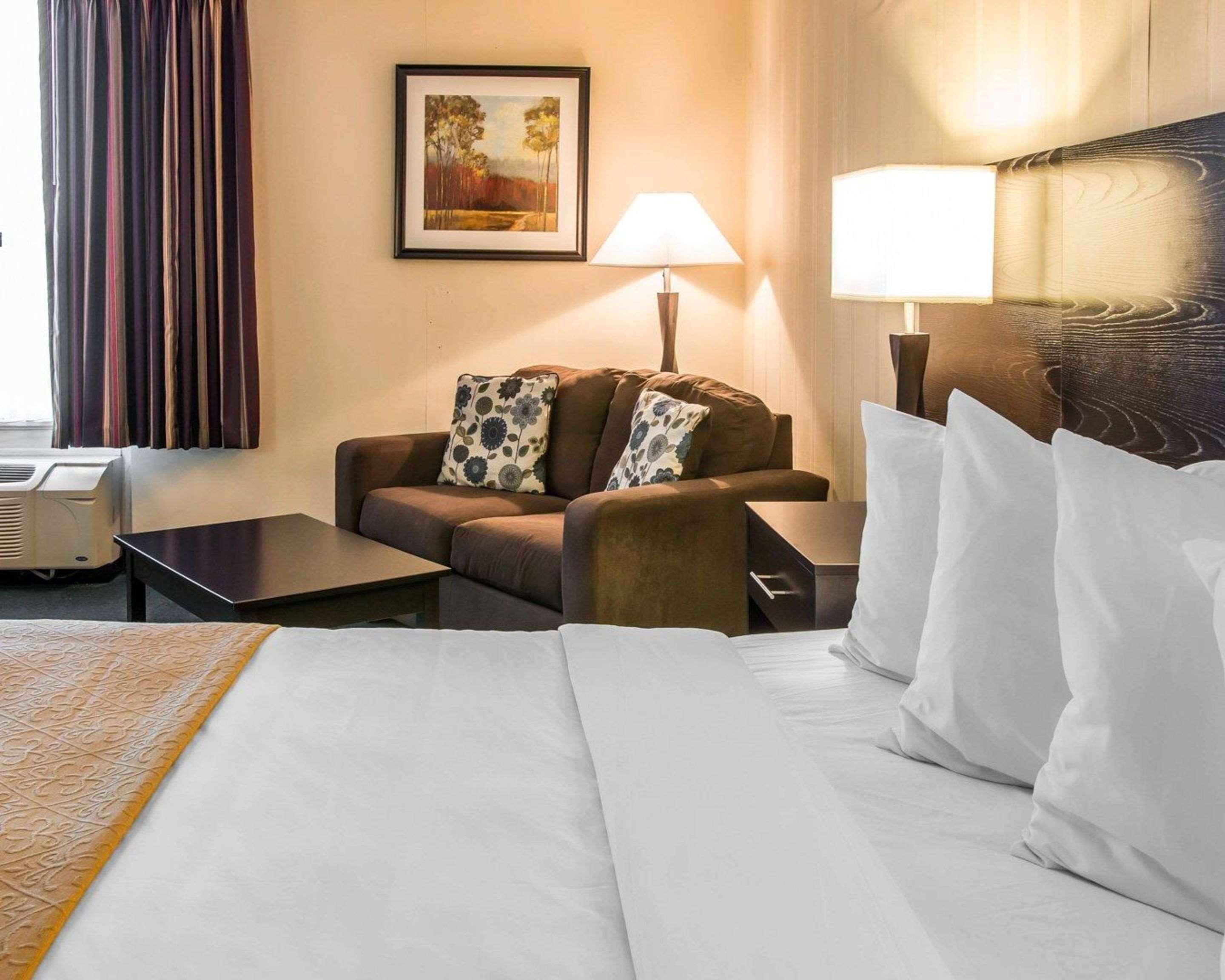 Quality Inn & Suites Escanaba North Kültér fotó