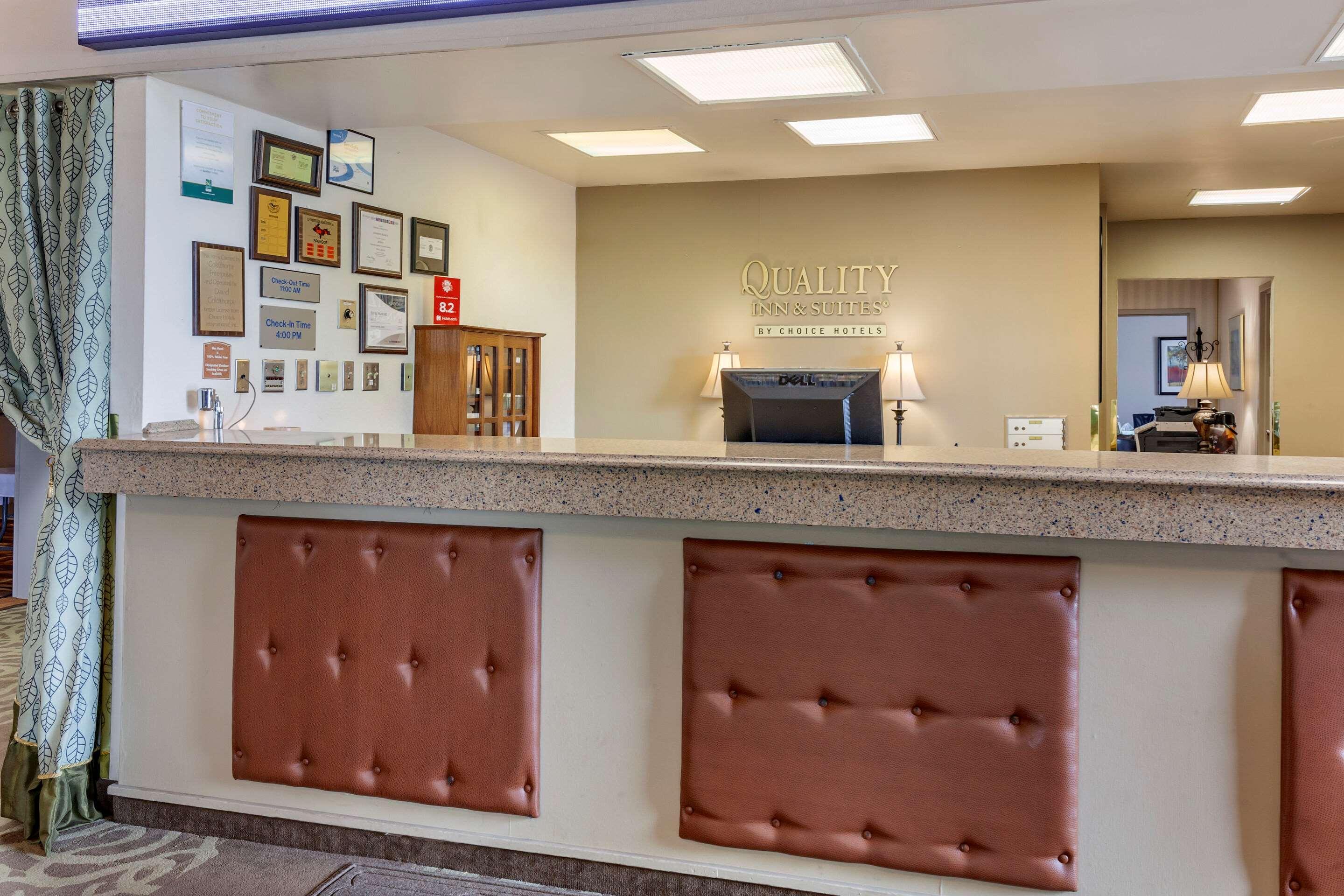 Quality Inn & Suites Escanaba North Kültér fotó